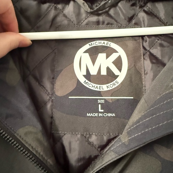 Michael Kors brand women’s Camouflage Hooded Jacket - Picture 6 of 9
